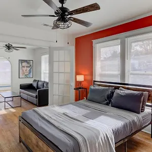 Charming Cooper-young Flat In The Heart Of Memphis