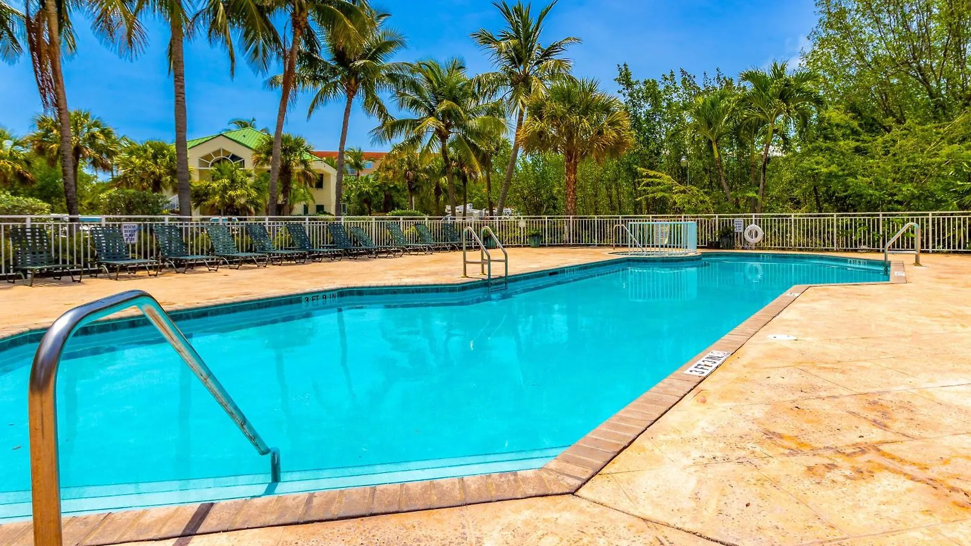 Apartment Sunrise Suites Paradise Escape #407 Key West